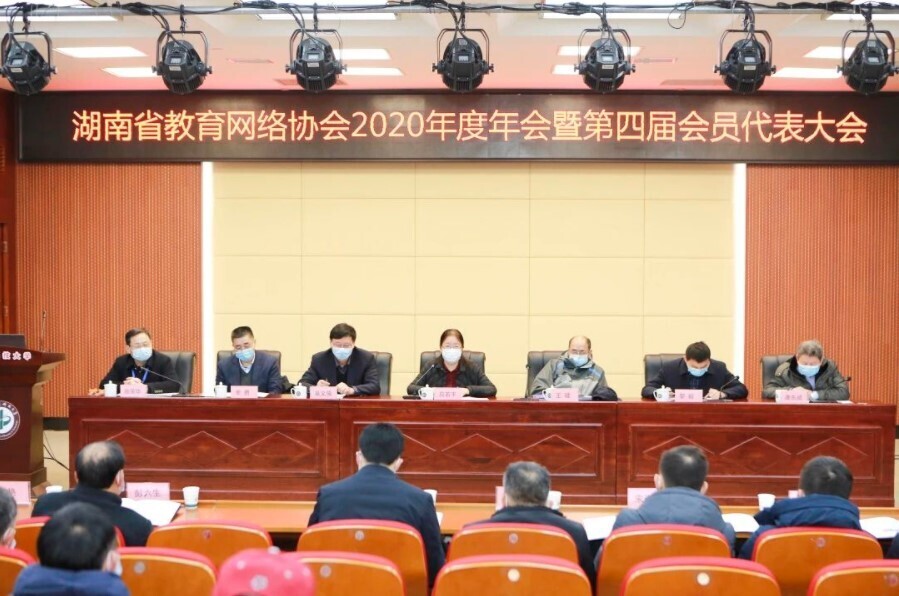 人生就是博尊龙凯时深入客户研讨，共绘智慧校园美好蓝图！(图3)